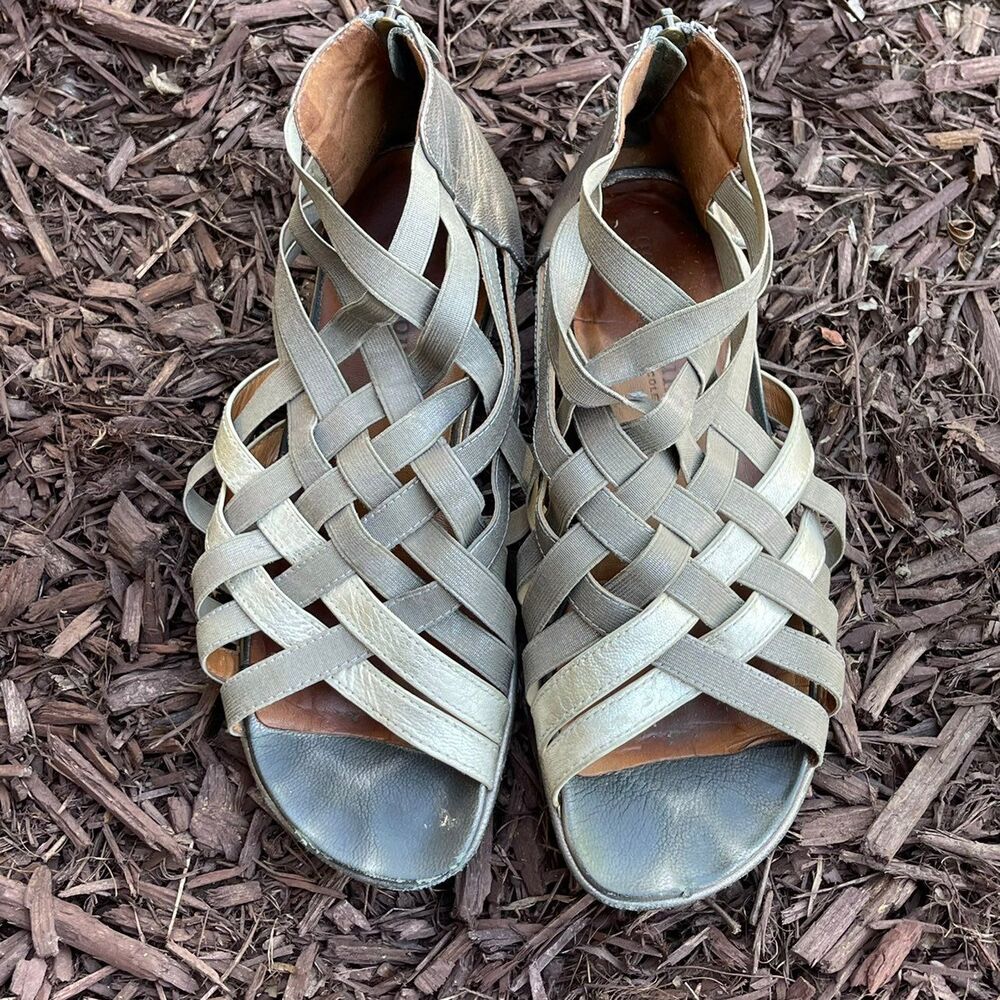 Kenneth Cole Gentle Souls Sandals 10